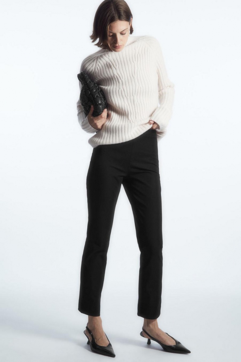 COS Slim-fit Tailored Nadrág Női Fekete | JFT-516907