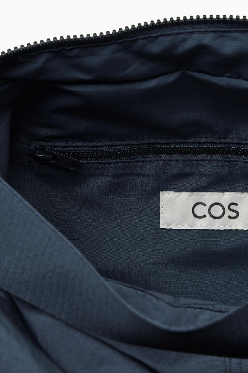 COS Slouchy Nejlon Messenger Táska Férfi Sötétkék | TYX-294136