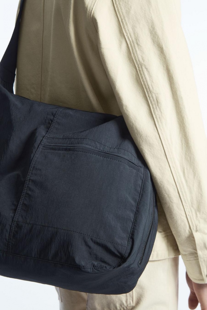 COS Slouchy Nejlon Messenger Táska Férfi Sötétkék | TYX-294136