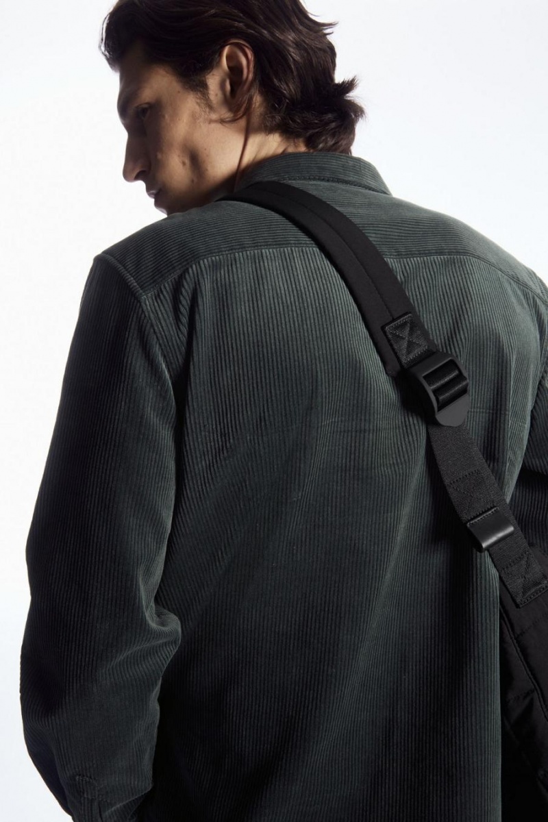 COS Steppelt Messenger - Ripstop Táska Férfi Fekete | RME-473260