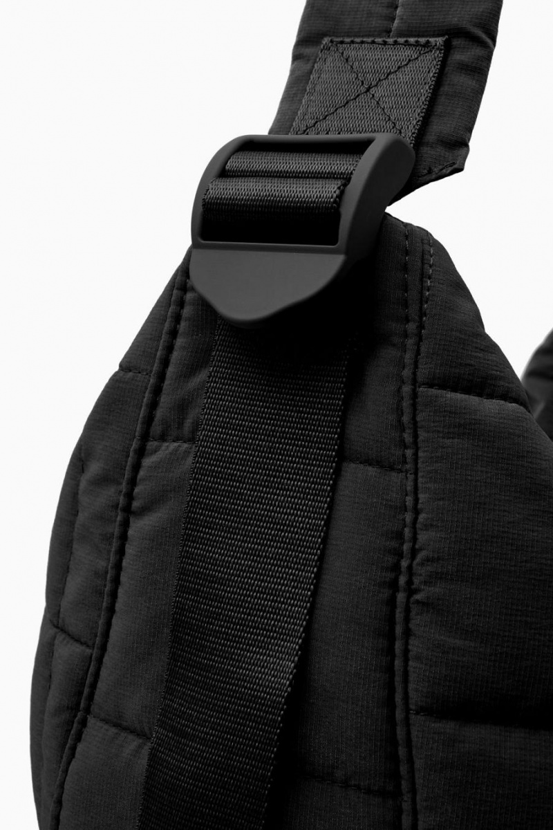 COS Steppelt Messenger - Ripstop Táska Férfi Fekete | RME-473260