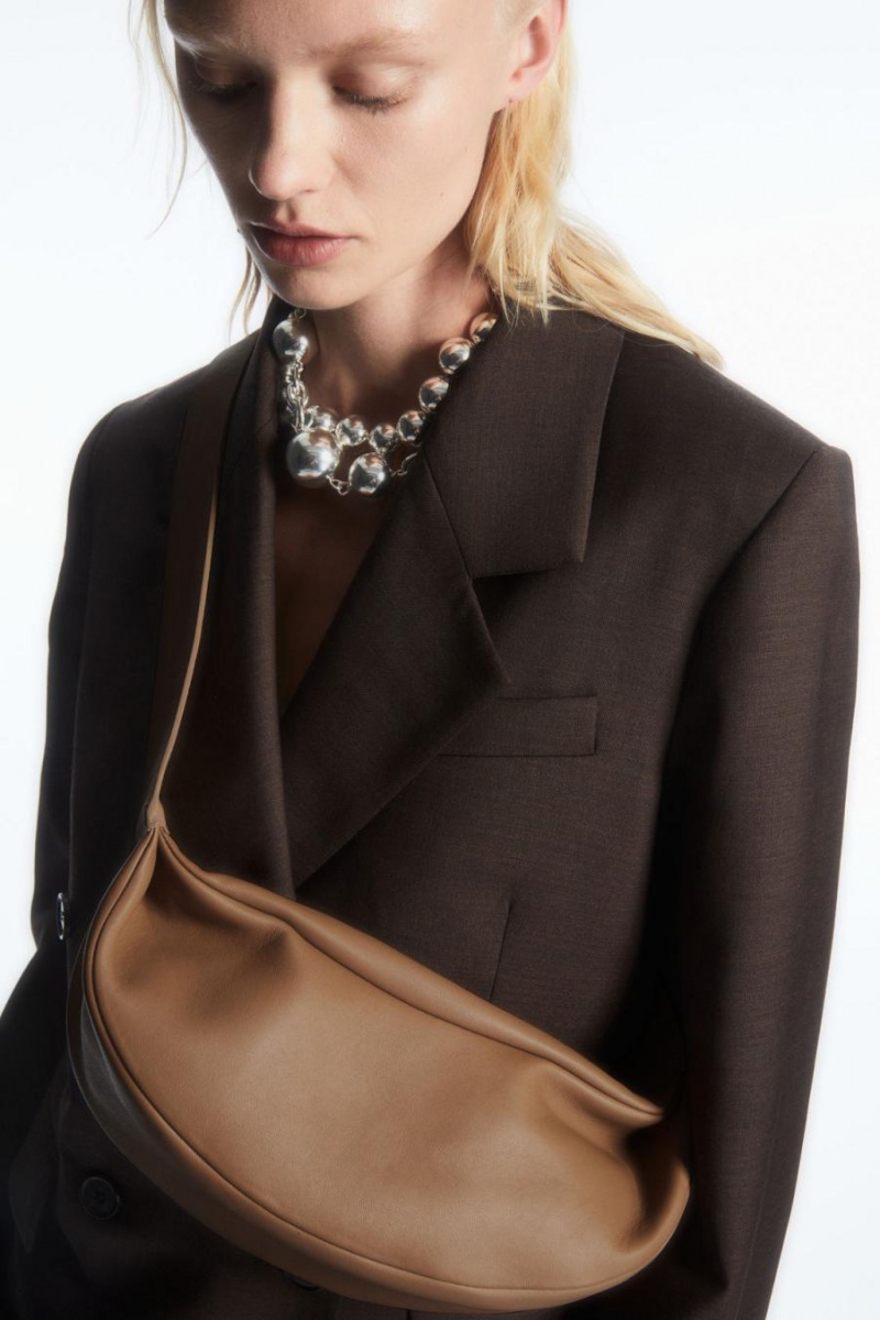 COS Swing - Bőr Crossbody Táska Női Bézs | DPO-890175