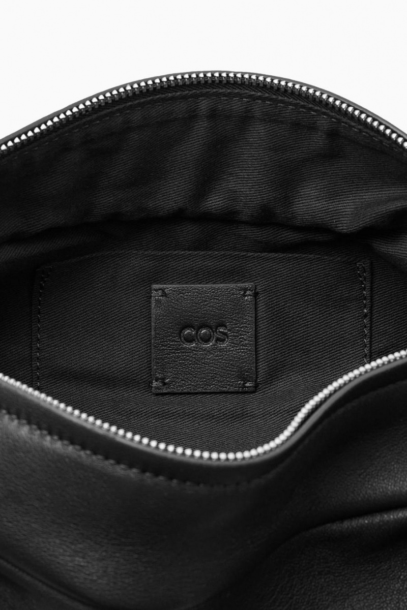 COS Swing - Bőr Crossbody Táska Női Fekete | DUN-173924
