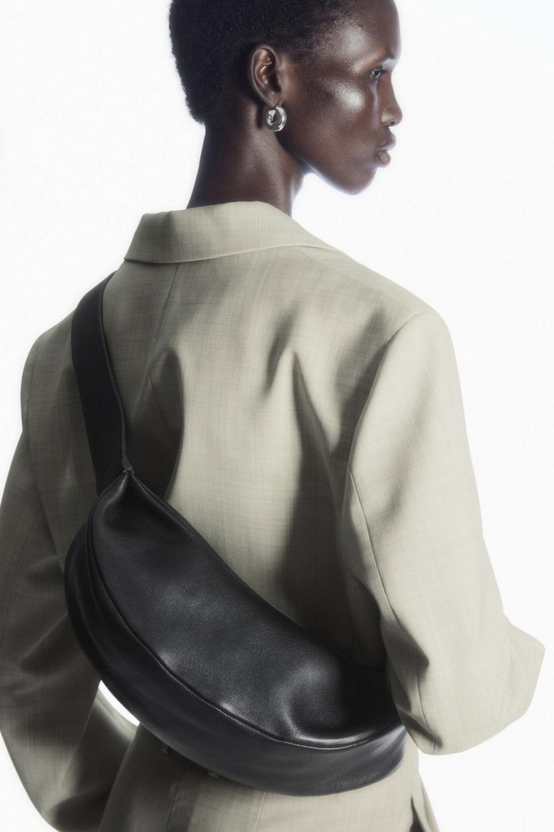 COS Swing - Bőr Crossbody Táska Női Fekete | DUN-173924