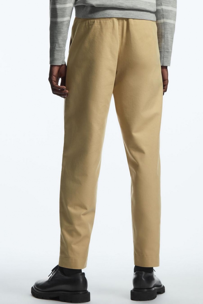 COS Tapered Redőzött Twill Chinos Nadrág Férfi Bézs | CWR-903471