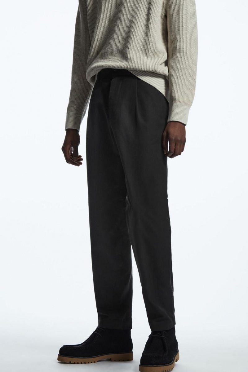 COS Tapered Redőzött Twill Chinos Nadrág Férfi Fekete | ZON-478051