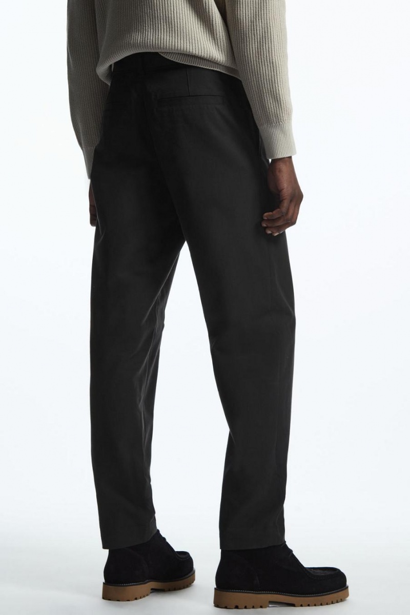 COS Tapered Redőzött Twill Chinos Nadrág Férfi Fekete | ZON-478051