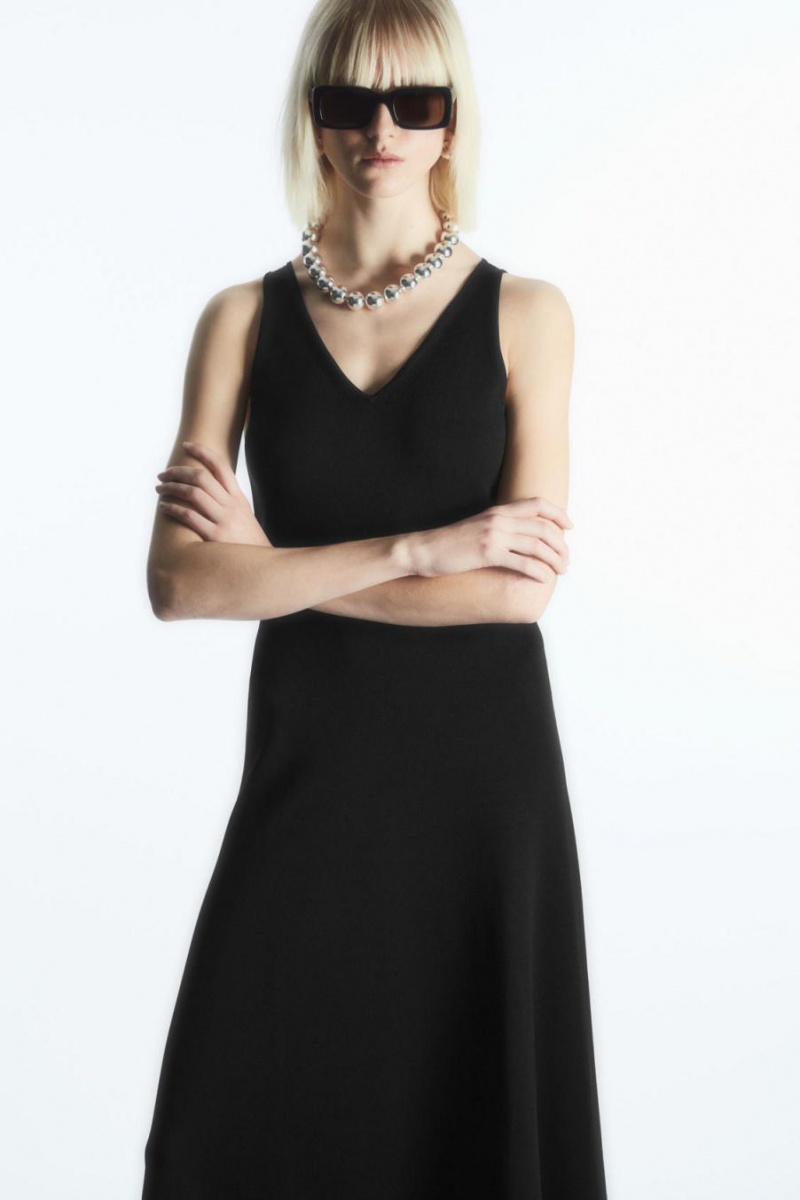 COS V-neck Kötött Maxi Ruha Női Fekete | ELB-329148