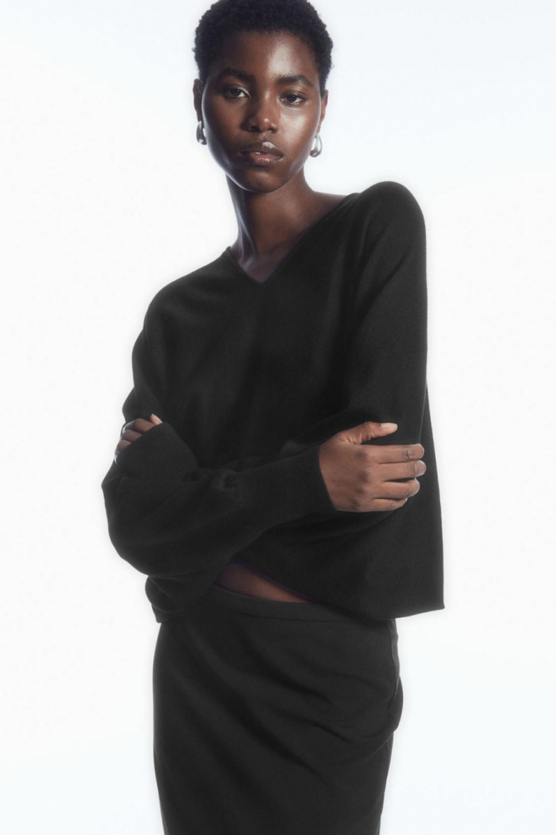 COS V-neck Merino Gyapjú Batwing Jumpers Női Fekete | SBK-426158