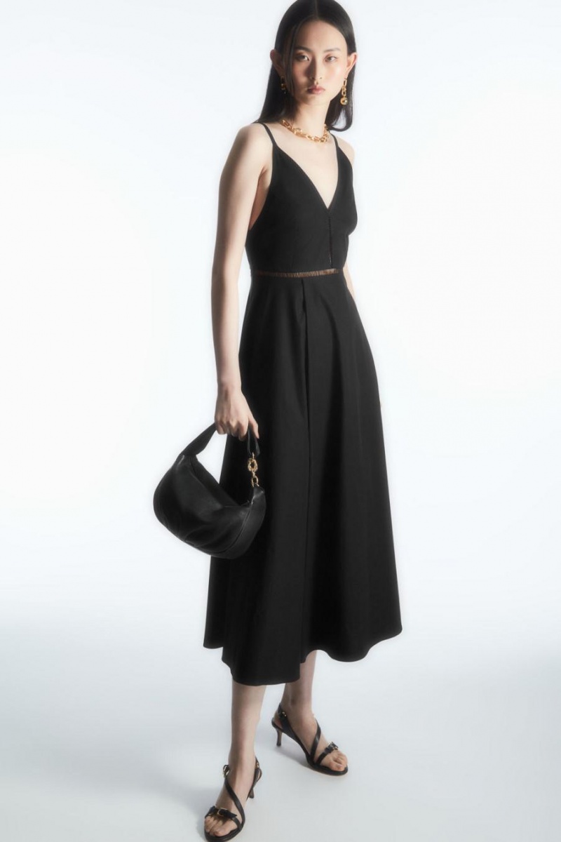 COS V-neck Midi Slip Ruha Női Fekete | MYH-120798