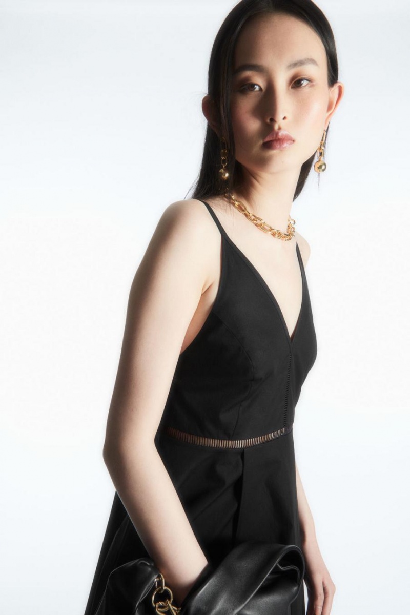 COS V-neck Midi Slip Ruha Női Fekete | MYH-120798