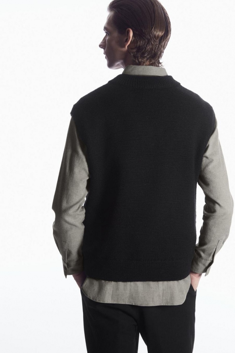 COS V-neck Textured-wool Mellény Férfi Fekete | EOL-293671