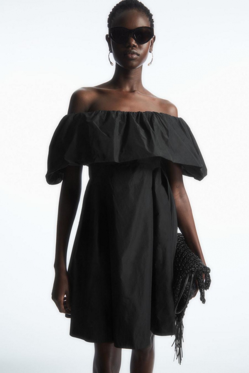 COS Voluminous Off-the-shoulder Mini Ruha Női Fekete | MNX-423687
