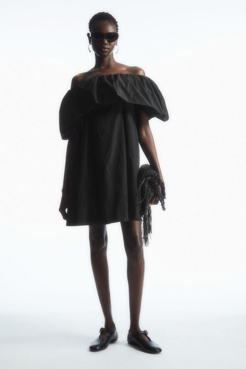 COS Voluminous Off-the-shoulder Mini Ruha Női Fekete | MNX-423687