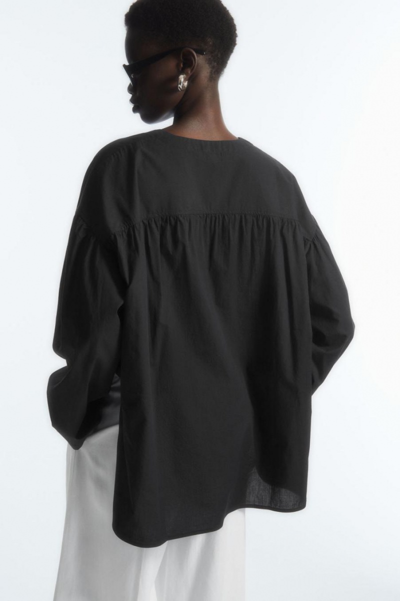 COS Voluminous V-neck Poplin Ing Női Fekete | IOJ-718954