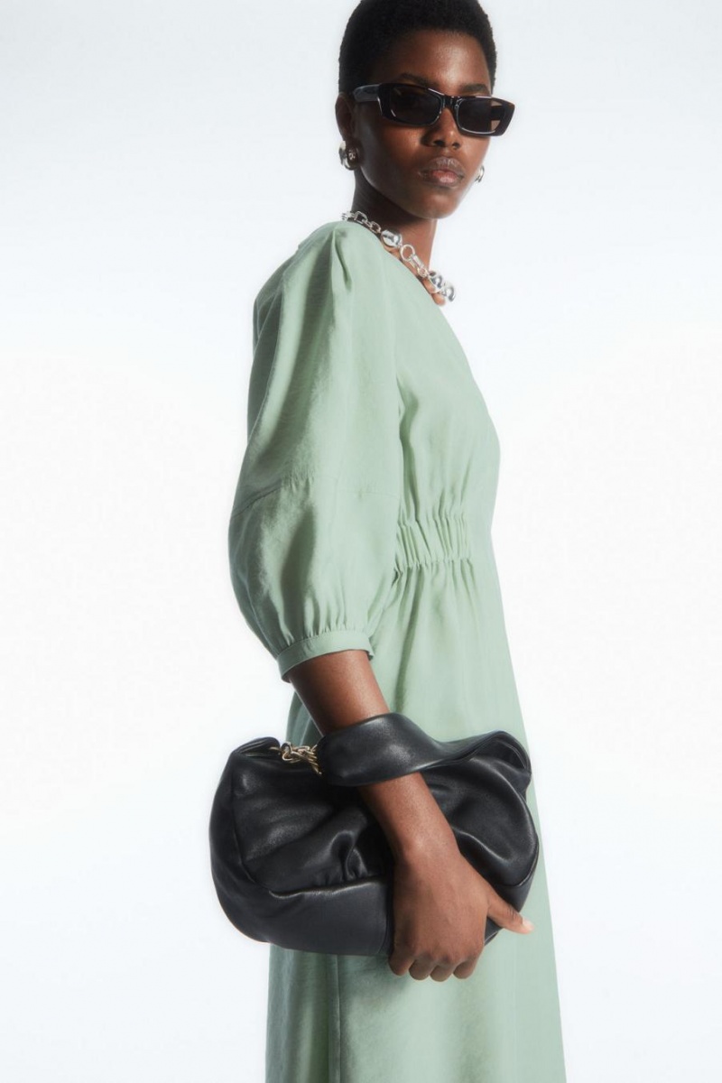 COS Voluminous V-neck Ruha Női Világos Zöld | DCK-306245