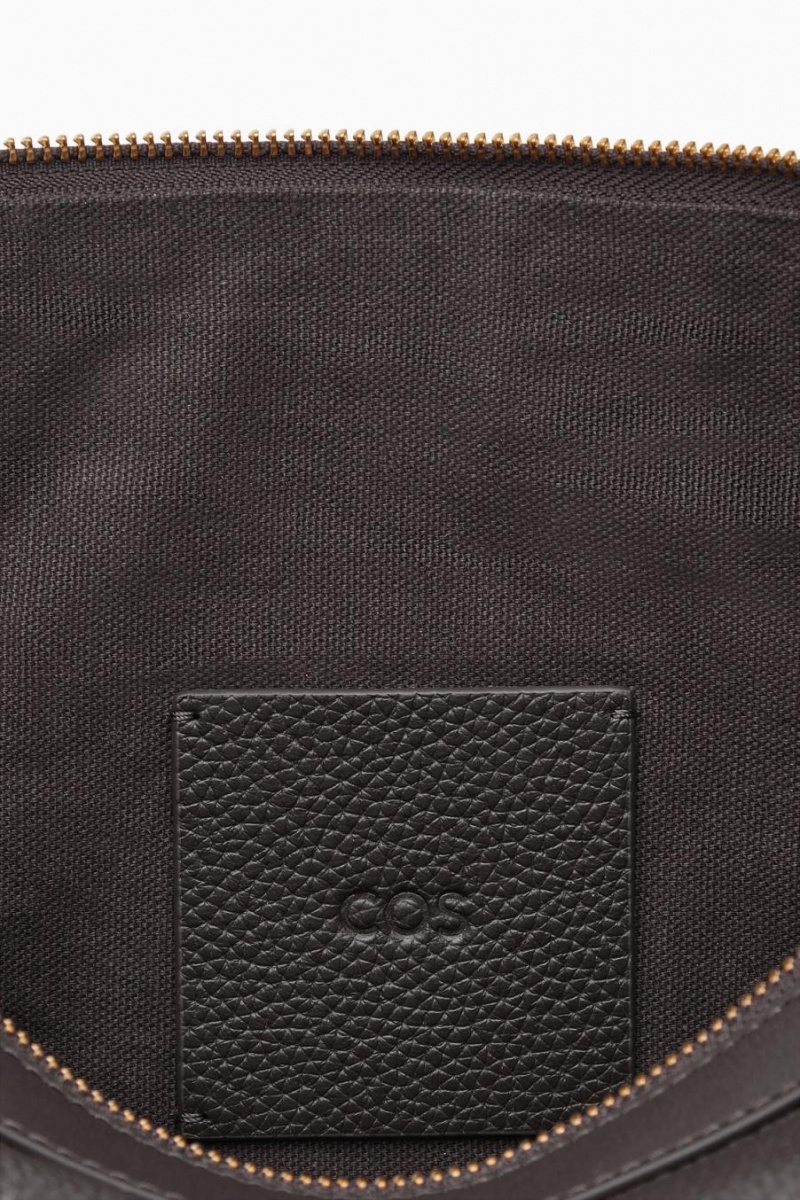COS Zipped Folio Pouch - Grained Bőr Táska Férfi Sötétbarna | BWT-631742